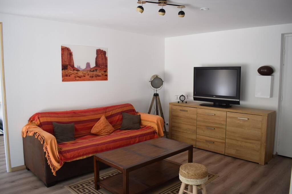 Appartement Neuf Et Independant Dans Rez-De-Villa Vallauris Dış mekan fotoğraf